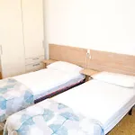 Two Bedroom Flat Close To The In Eraclea * Эраклея-Маре