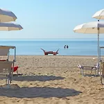 Two Bedroom Flat Close To The In Eraclea Эраклея-Маре