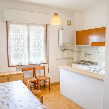 Two Bedroom Flat Close To The In Eraclea Eraclea Mare
