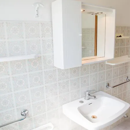 Two Bedroom Flat Close To The In Eraclea