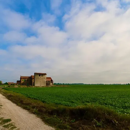 Two Bedroom Flat Close To The In Eraclea Eraclea Mare