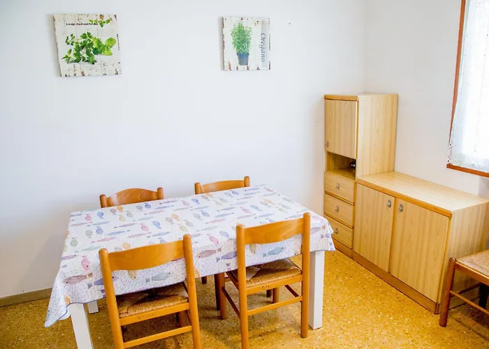 Two Bedroom Flat Close To The In Eraclea