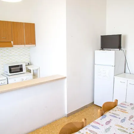 Two Bedroom Flat Close To The In Eraclea アパート *