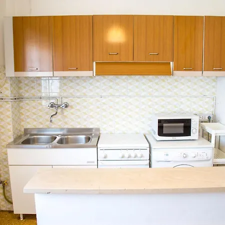 Two Bedroom Flat Close To The In Eraclea