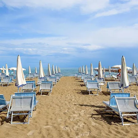 Two Bedroom Flat Close To The In Eraclea Apartman Eraclea Mare