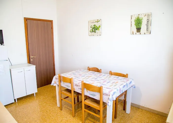 Two Bedroom Flat Close To The In Eraclea *