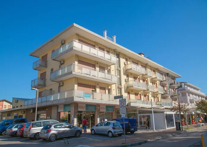 Two Bedroom Flat Close To The In Eraclea Appartement Eraclea Mare